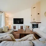 House Nino بيت للعطل بولا