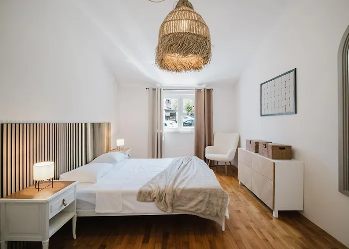 House Nino Pula